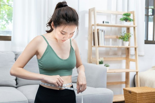 Maigrir sans sport : 5 astuces essentielles à connaître